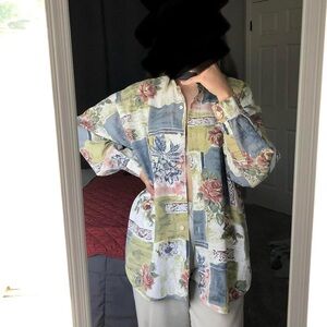 Westport Ltd. beautiful floral long sleeve button down shirt